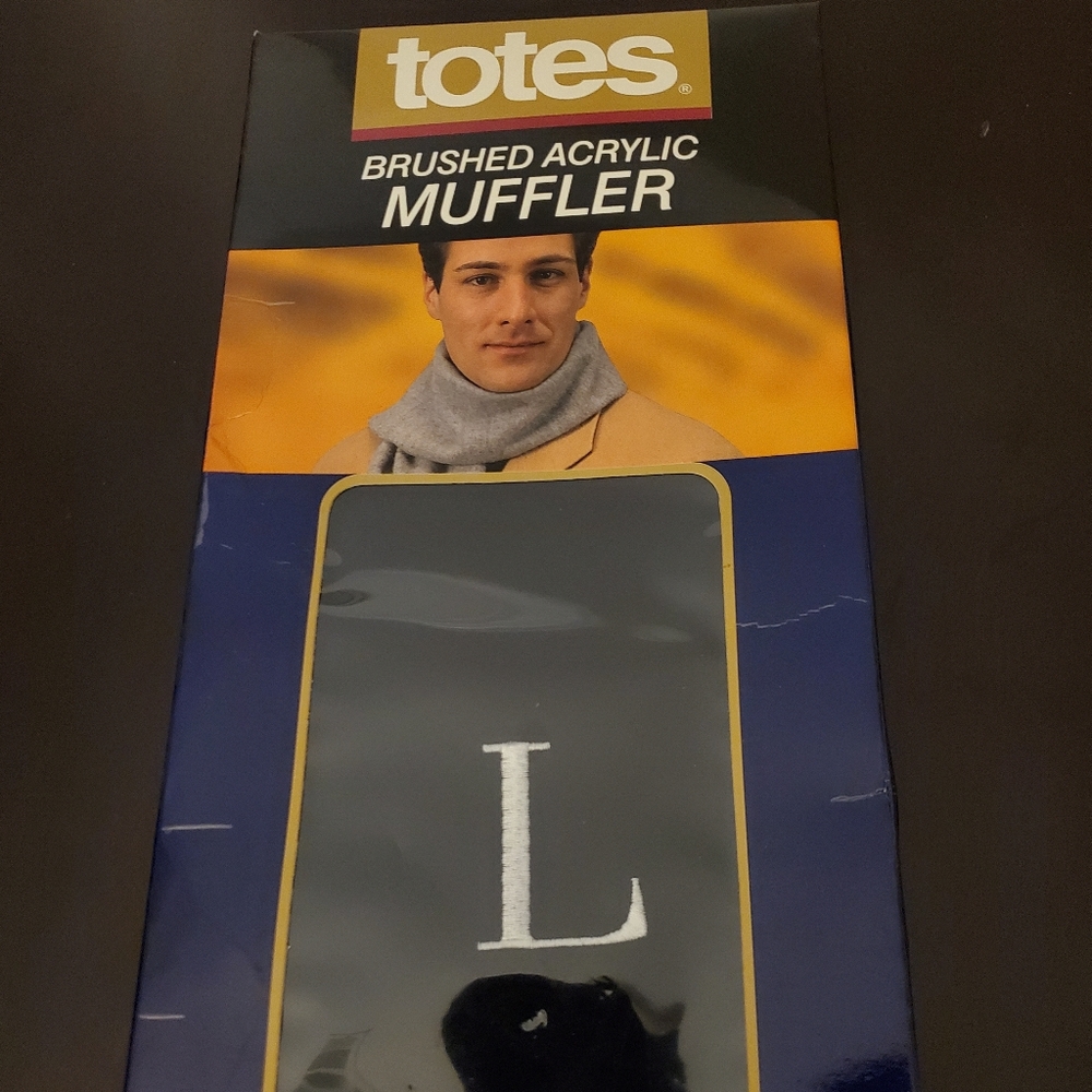 Men's totes Brushed Acrylic Muffler. Monogram "L".